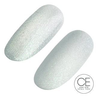 Esmalte semipermanente ojo de gato Nº 364 Spellbound con muestra del color en uña