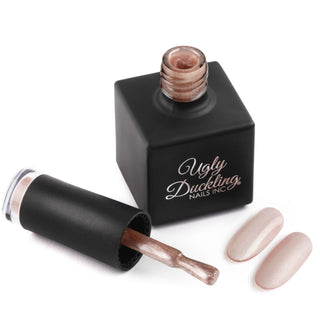 Esmalte semipermanente ojo de gato Nº 353 Morganite con muestra del color en uña