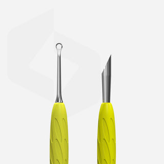 Empujador de cutículas Staleks Gummy UNIQ 11 TYPE 2 con mango de silicona amarillo: detalle del extremo de aro y del empujador biselado