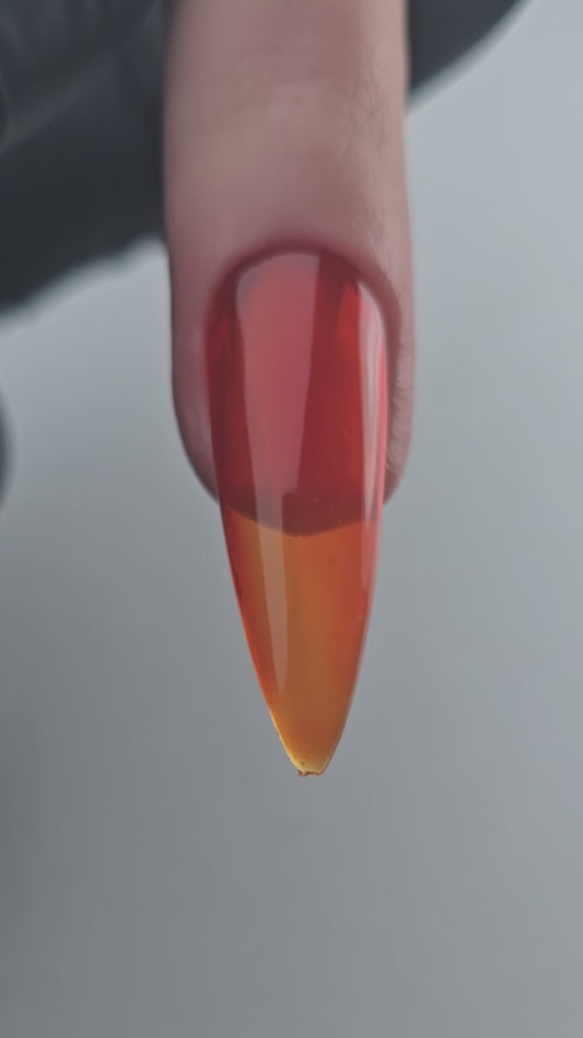 Esmalte semipermanente N215 Naranja efecto gelatina (translúcido)